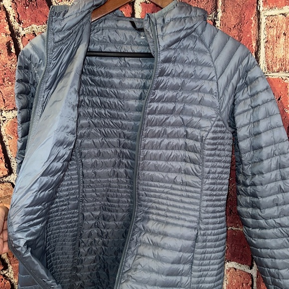 LL Bean Blue Quilted Nylon Ultralight Down Hooded Coat Size Smalll - Picture 11 of 16